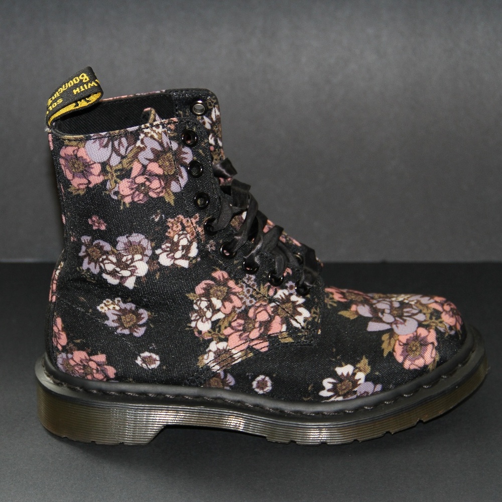 Dr Martins Boot Beckett Wild Rose Black T Canvass